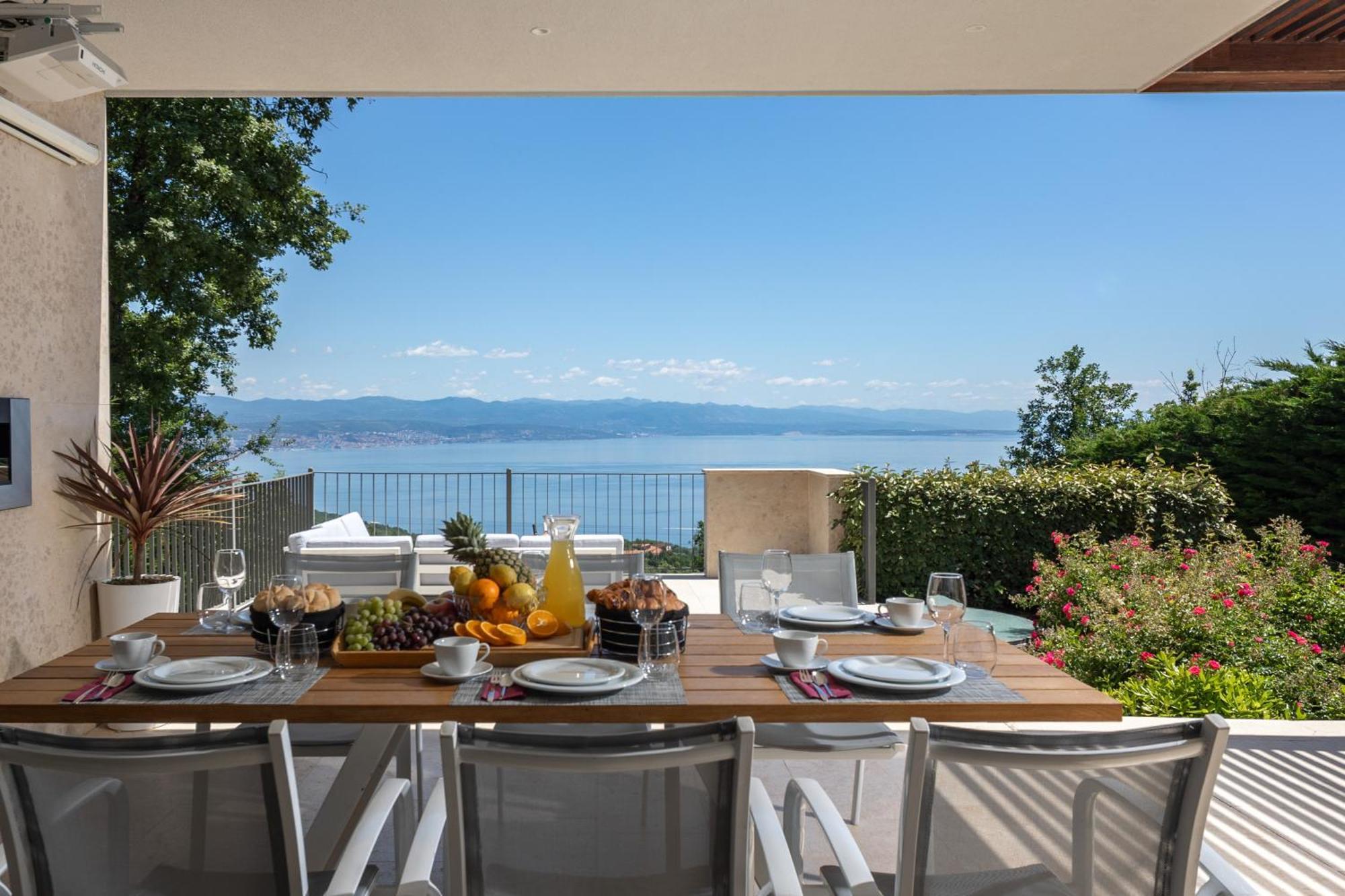 Villa Altavista - Seaview & Relax With Heated Pool & Minigolf โอปาติยา ภายนอก รูปภาพ